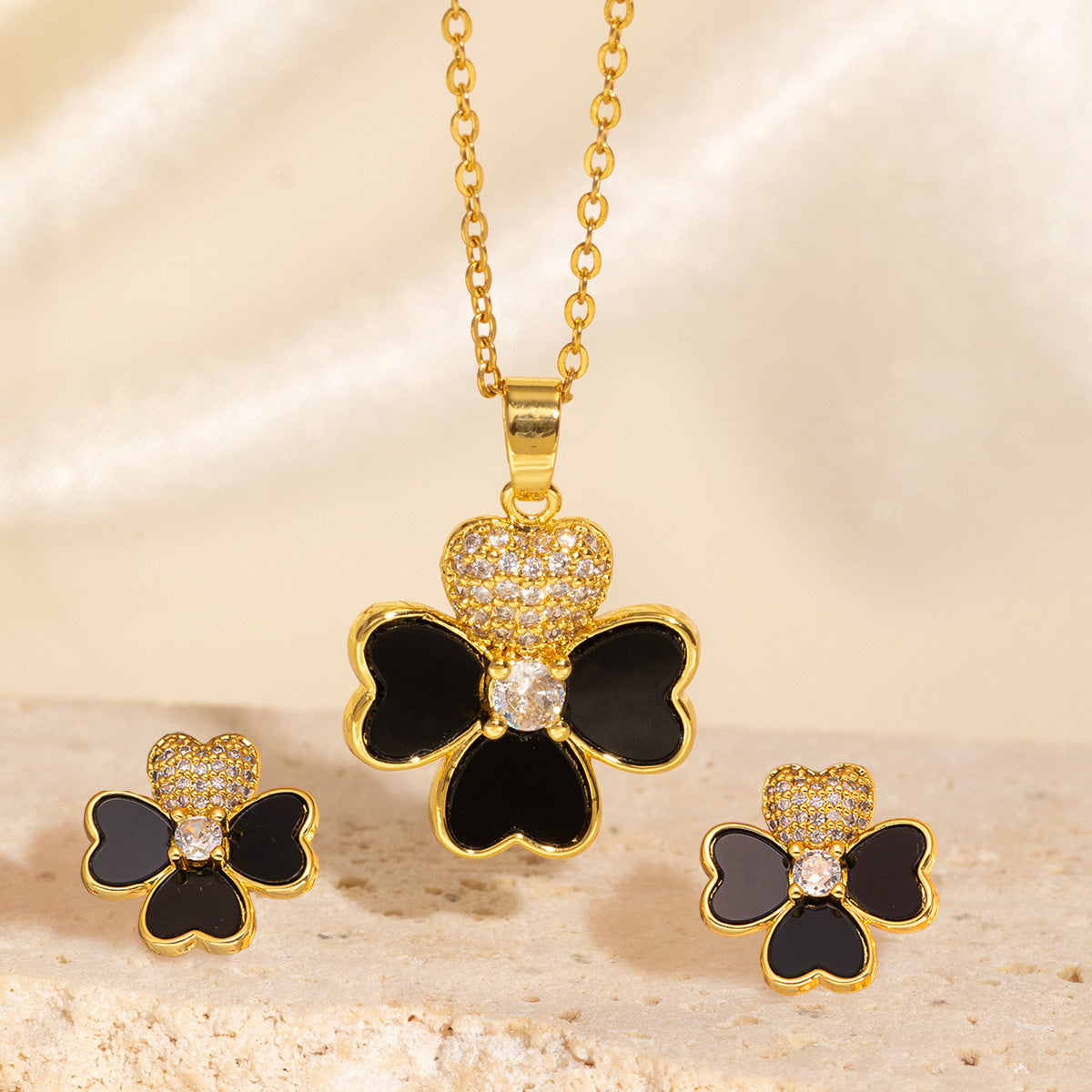 Elegant Minimalist Heart-Shaped Titanium Steel Necklace Set with Gold-Plated Copper Pendant and O-Chain