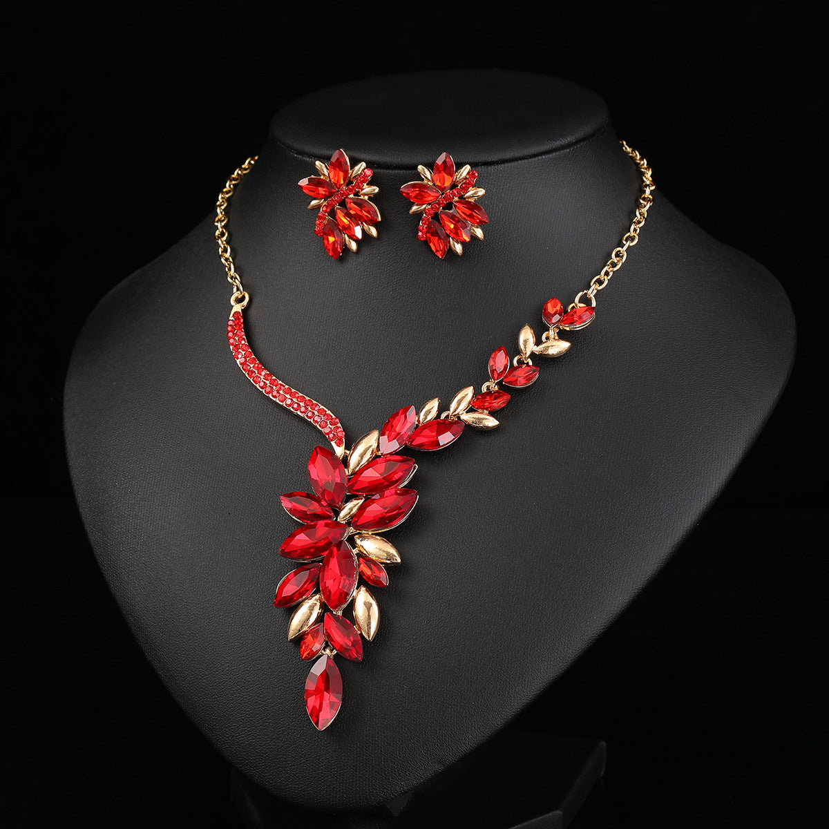 Elegant Floral Wedding Necklace Set for Women with Alloy Pendant, Rhinestone Inlay, Gold Plated O-Chain, Fresh and Sweet Style