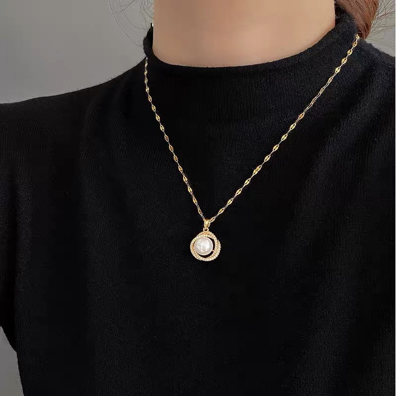 Luxury Minimalist Geometric Pearl Pendant Necklace for Women in Titanium Steel with Copper Inlay and Rhinestone Accents on O-Chain