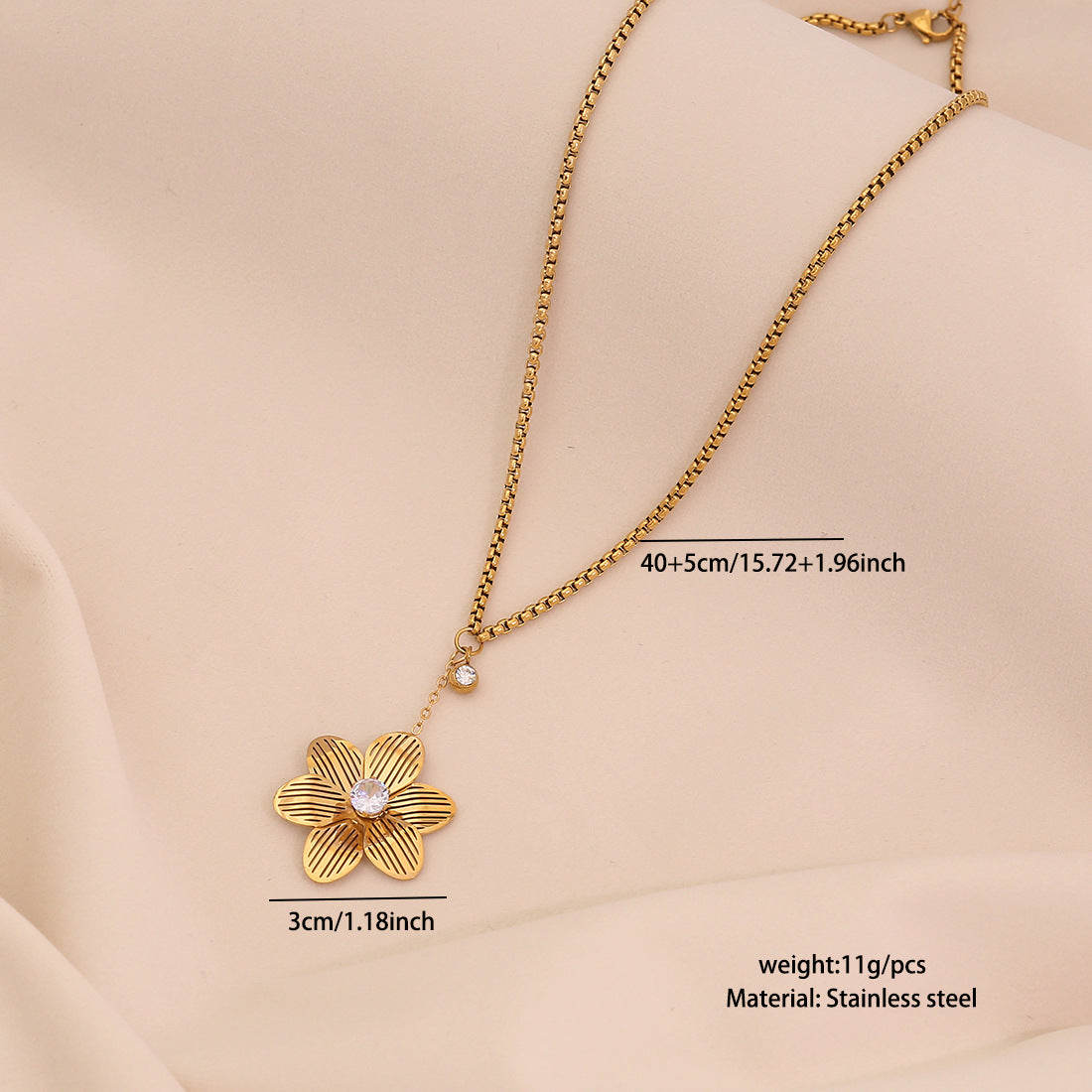 Fashionable Floral Stainless Steel Pendant Necklace with Plated Finish for Women O-Chain Collarbone Jewelry