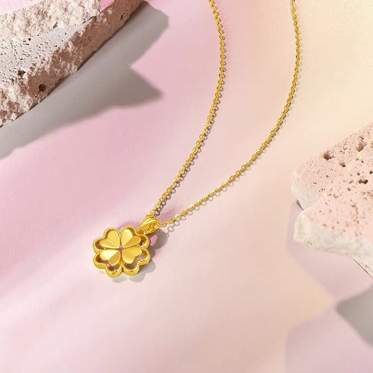 Collana da donna con ciondolo a cuore e quadrifoglio in acciaio al titanio placcato oro 18 carati