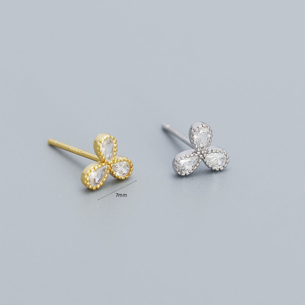 Orecchini a perno con intarsio floreale in argento sterling 925 e zirconi cubici