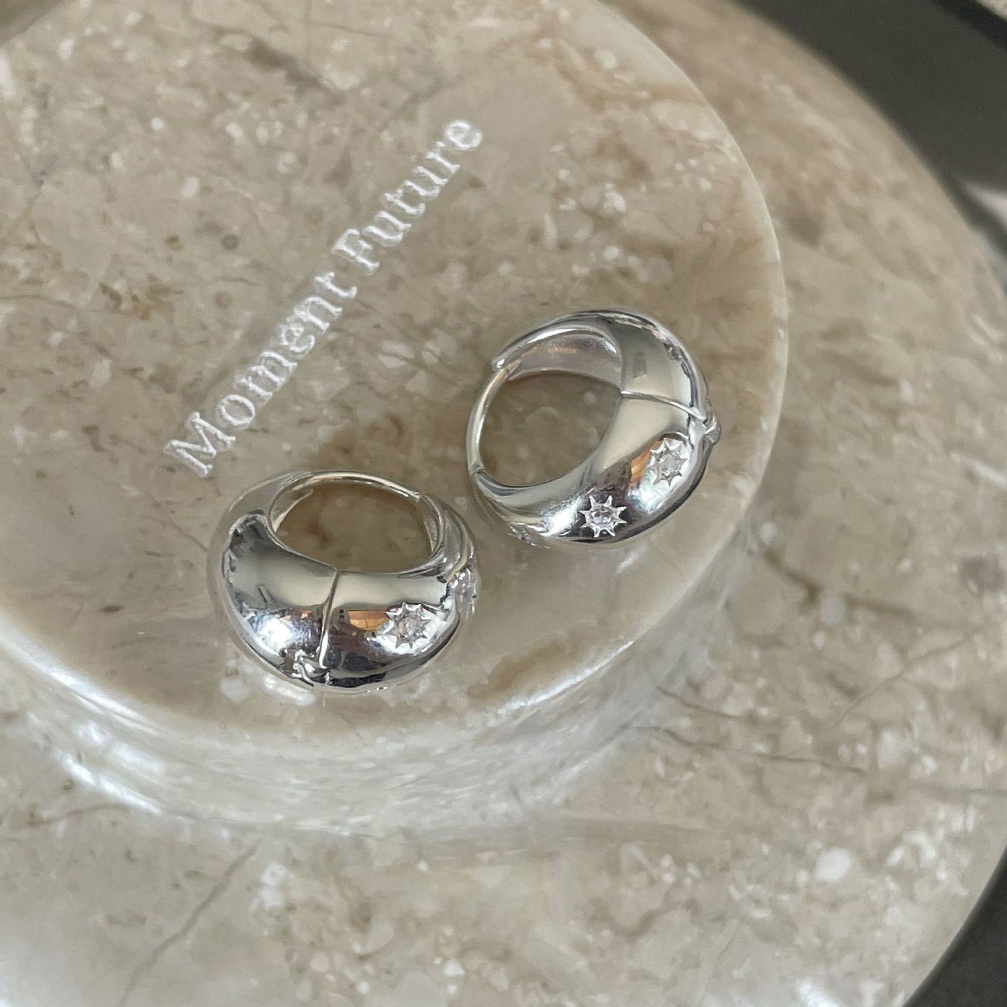 Minimalist U-Shaped 925 Sterling Silver Zircon Earrings with Geometric Faceted Design
