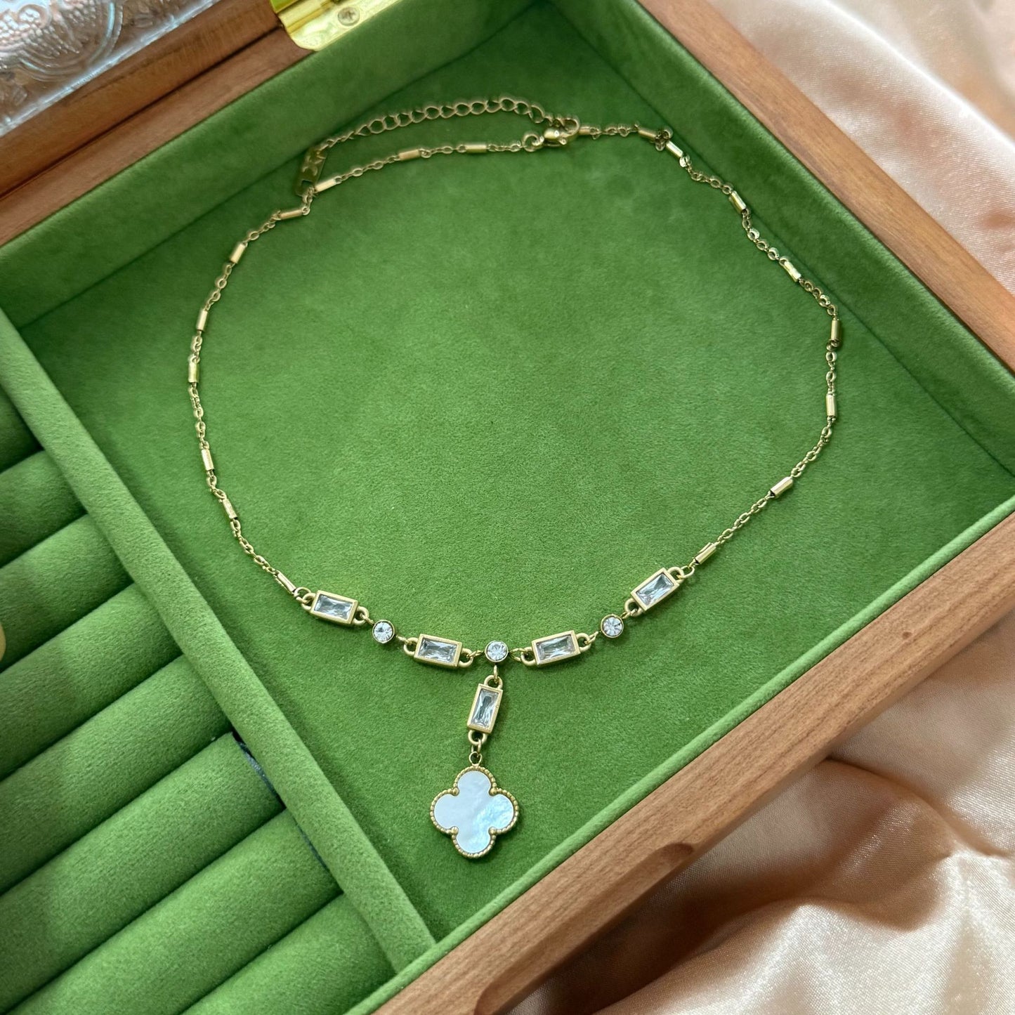 Minimalist Luxury Gold Plated Titanium Steel Four-Leaf Clover Cubic Zirconia Necklace for Unisex