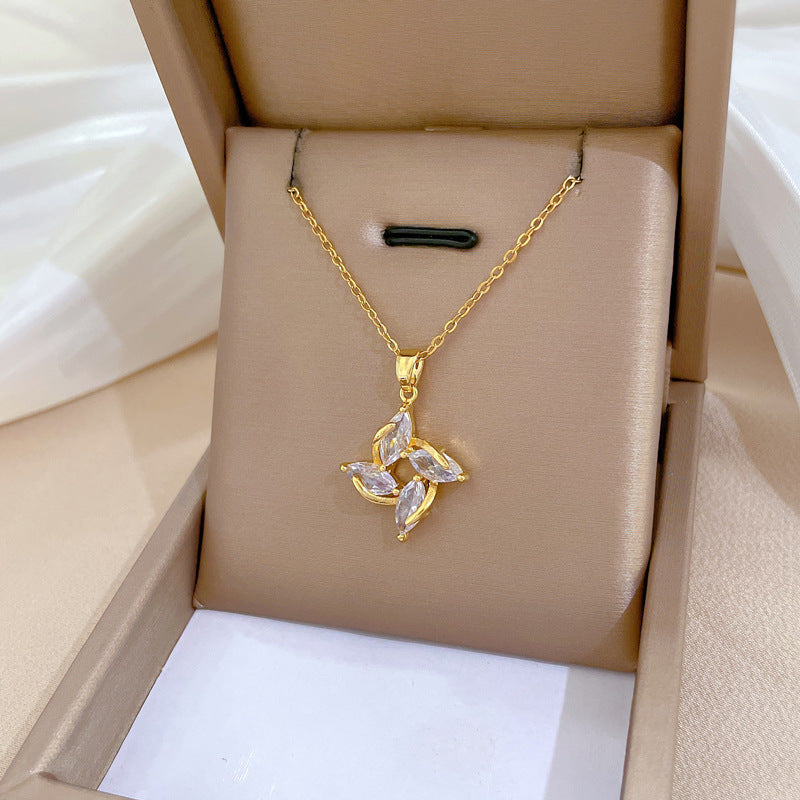 Collana minimalistica con pendente a luna geometrico da donna e uomo con catena in acciaio inossidabile e intarsio di strass