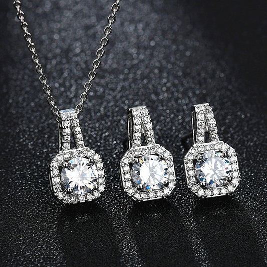 Minimalist Geometric Zircon Square Pendant Necklace for Women in Titanium Steel with Rhinestone Inlay on O-Chain