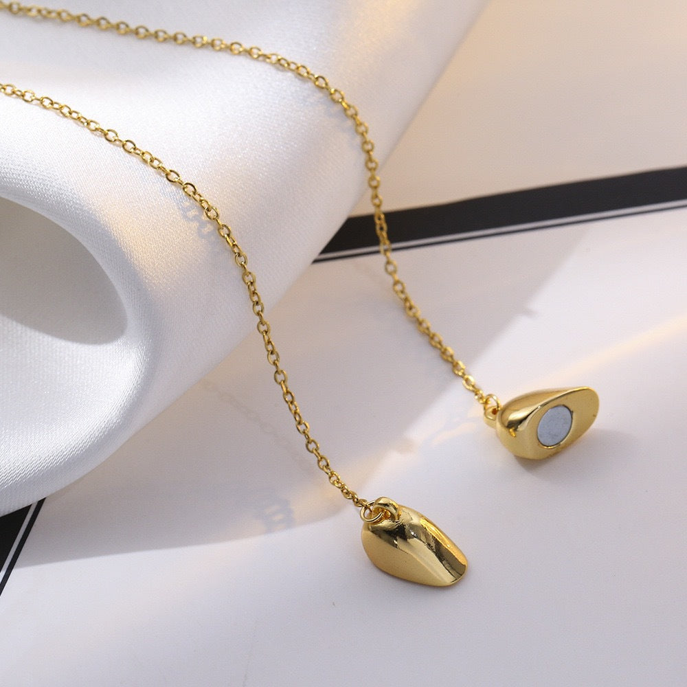 Light Luxury 18K Gold Plated Titanium Steel Heart Pendant Necklace with Magnetic Clasp O-Chain for Women