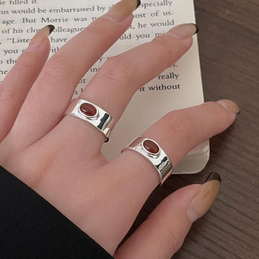 Anello geometrico minimalista in argento sterling 925 con dettaglio quadrato smussato da donna