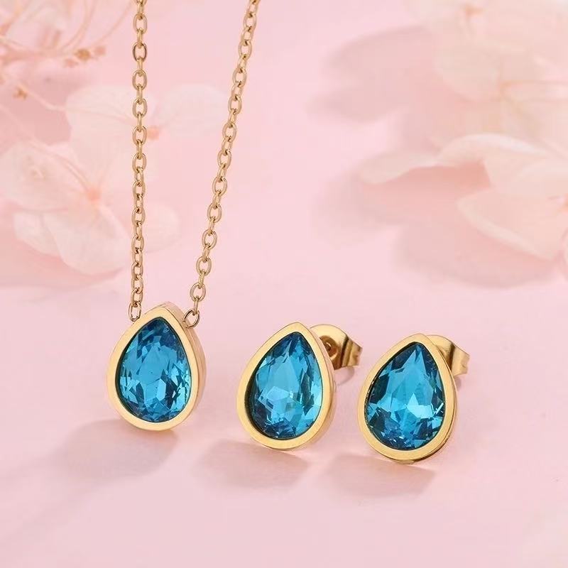 Set di orecchini e collana con ciondolo a goccia in acrilico a forma di cuore placcato in acciaio inossidabile, minimalista ed elegante, con catena a cavo