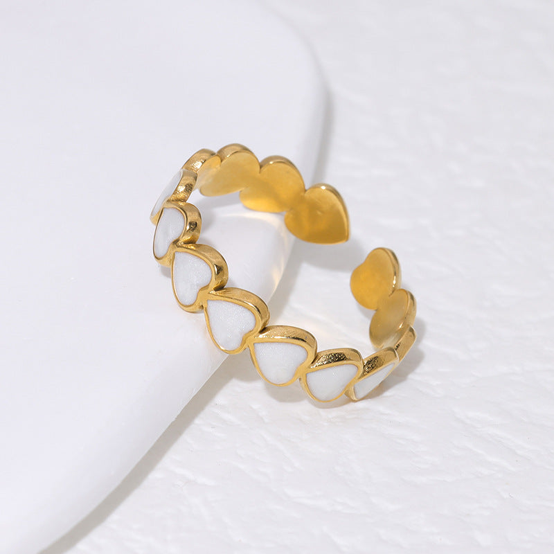 Anello da donna minimalista a forma di cuore in acciaio al titanio placcato oro 18 carati con fascia aperta regolabile