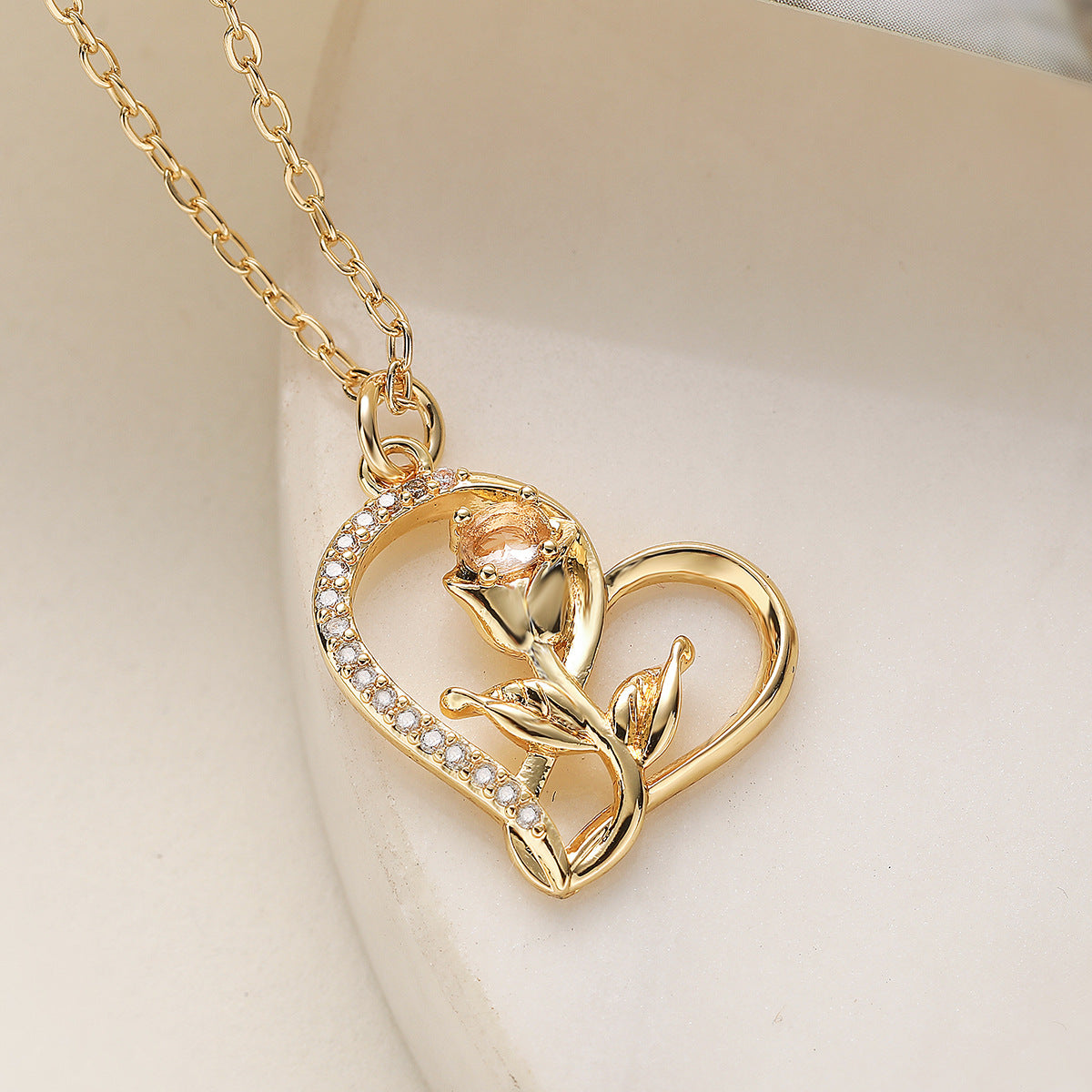 Minimalist Luxury 18K Gold Plated Brass Heart Cubic Zirconia Pendant Necklace for Women