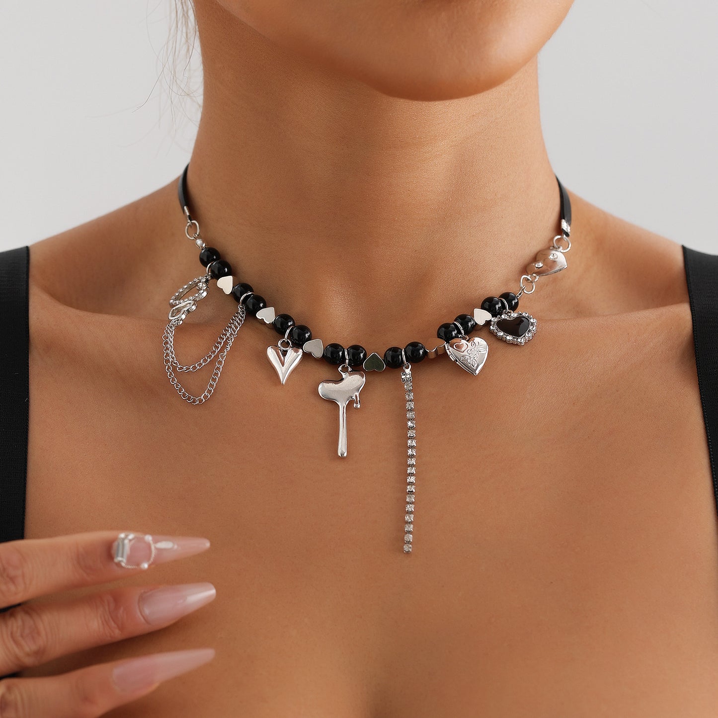 Dark Harajuku Style Heart-Shaped Pendant Necklace for Women with Electroplated Alloy Charm and PU Leather Chain