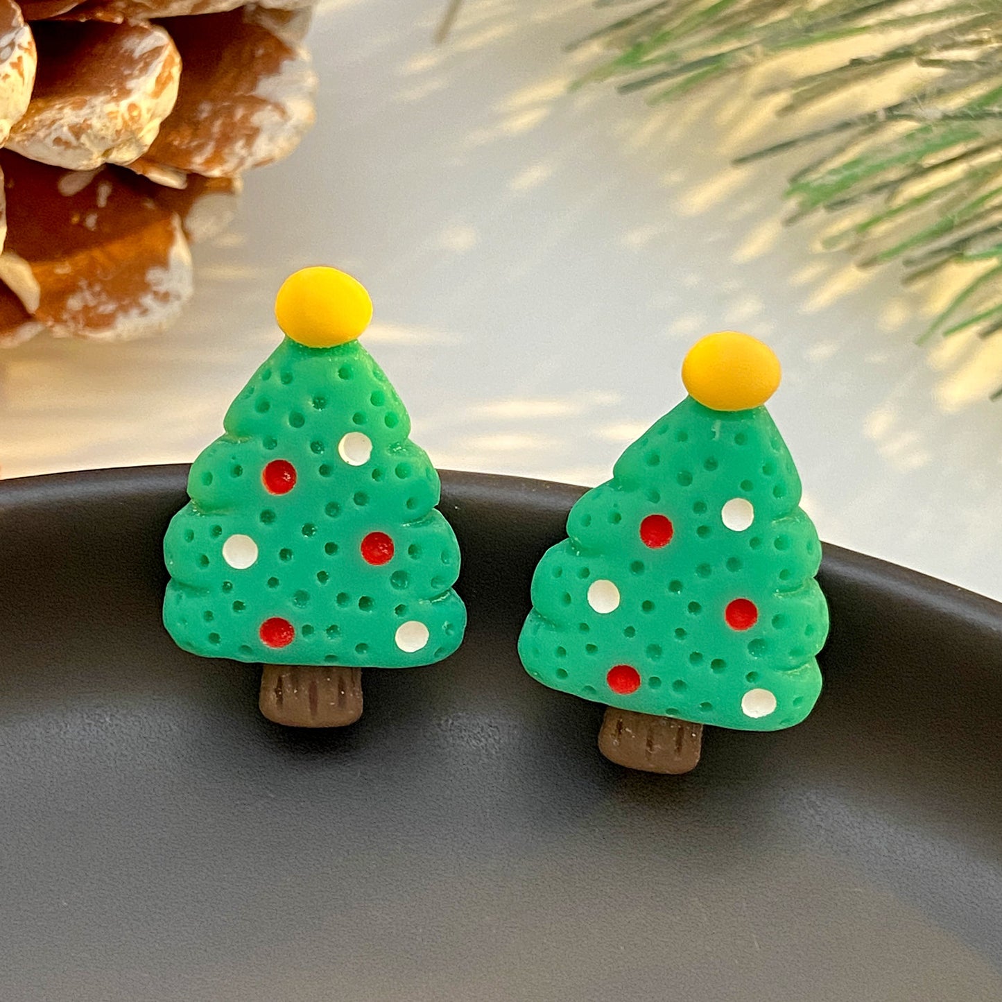 Aretes de resina con diseño de Árbol de Navidad, Papá Noel, Campana, Guantes, Botas y Reno con acabado chapado, para mujer