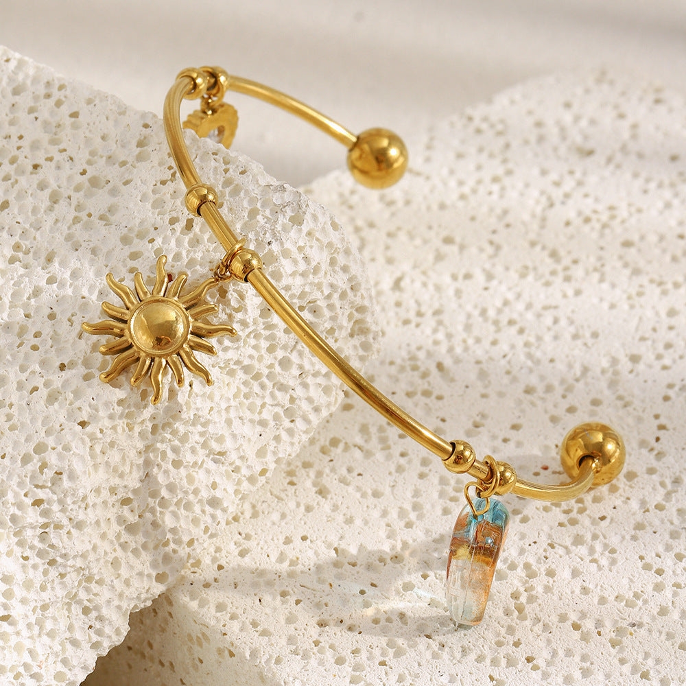 Pulsera de mujer con diseño geométrico de acero inoxidable chapado en oro de 18 quilates con cuentas de sol y luna y forma de C, a la moda