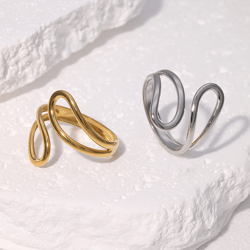 Anello aperto minimalista geometrico in acciaio inossidabile da donna con finitura placcata e design dalle linee pulite