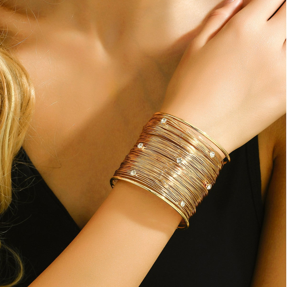 Pulsera minimalista de aleación de zinc ovalada geométrica con incrustaciones de diamantes de imitación para mujer, brazalete ajustable
