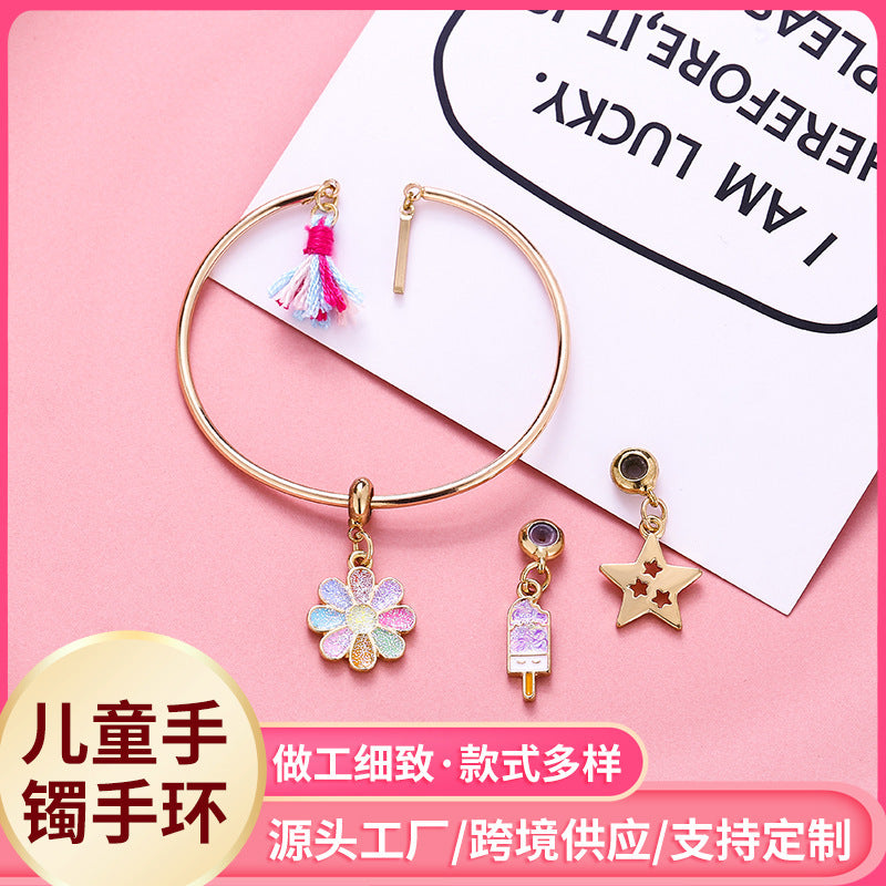 Juego de pulseras de aleación esmaltada con diseño de flores y estrellas de dibujos animados para niños con diseño calado
