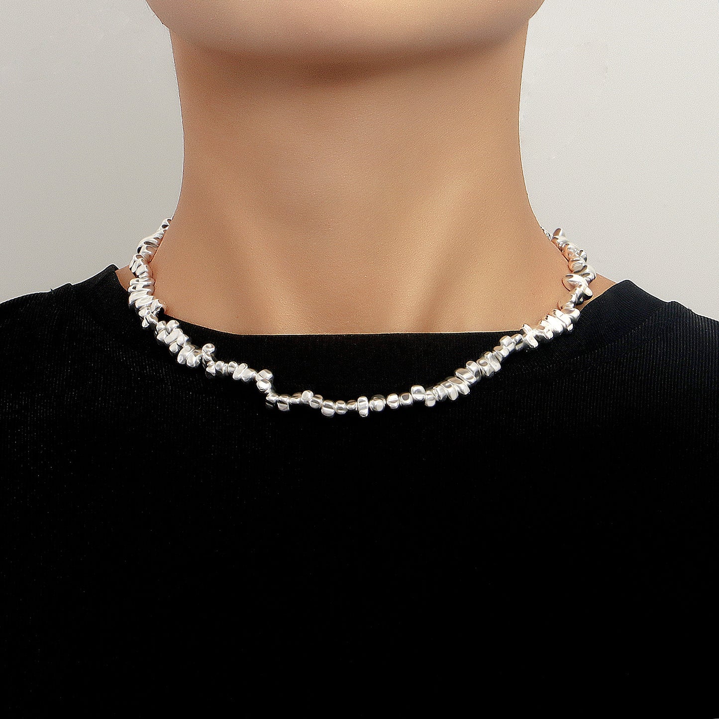 Minimalist Geometric Alloy Pendant Necklace with Plated Finish for Women