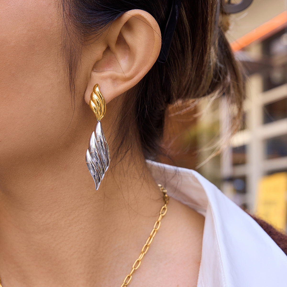 Pendientes Minimalistas de Acero Inoxidable con Forma de Ala y Chapado de Oro al Vacío PVD para Mujer