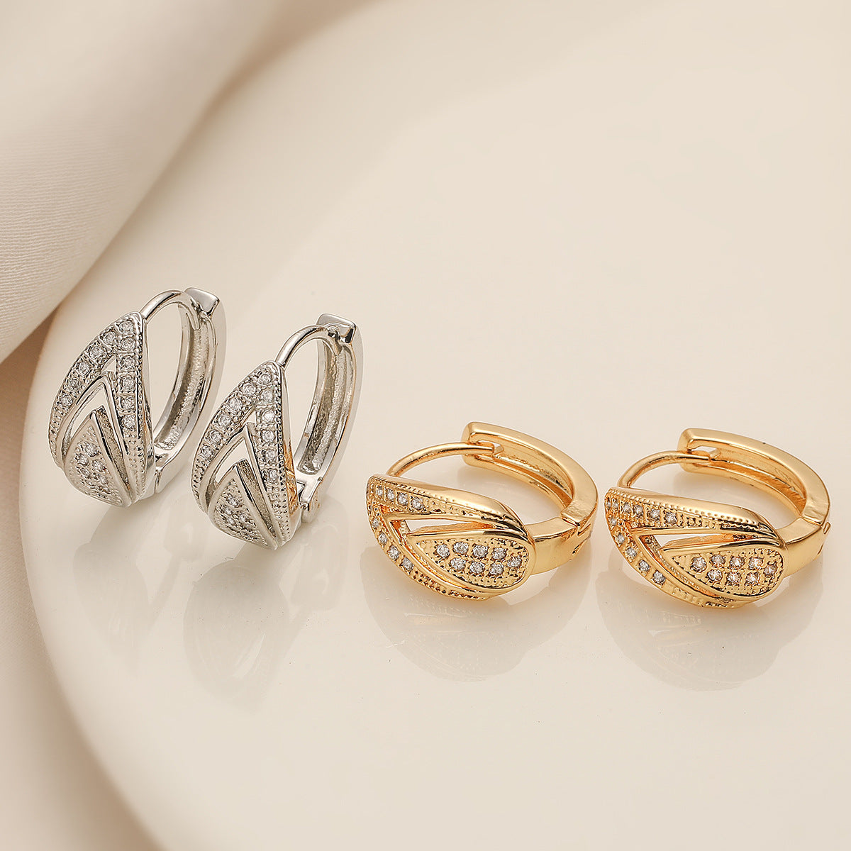 Aretes de Aro Geométricos de Cobre con Baño de Oro de 18K e Incrustaciones de Circones para Mujer, Aretes Minimalistas de Inspiración Vintage a la Moda