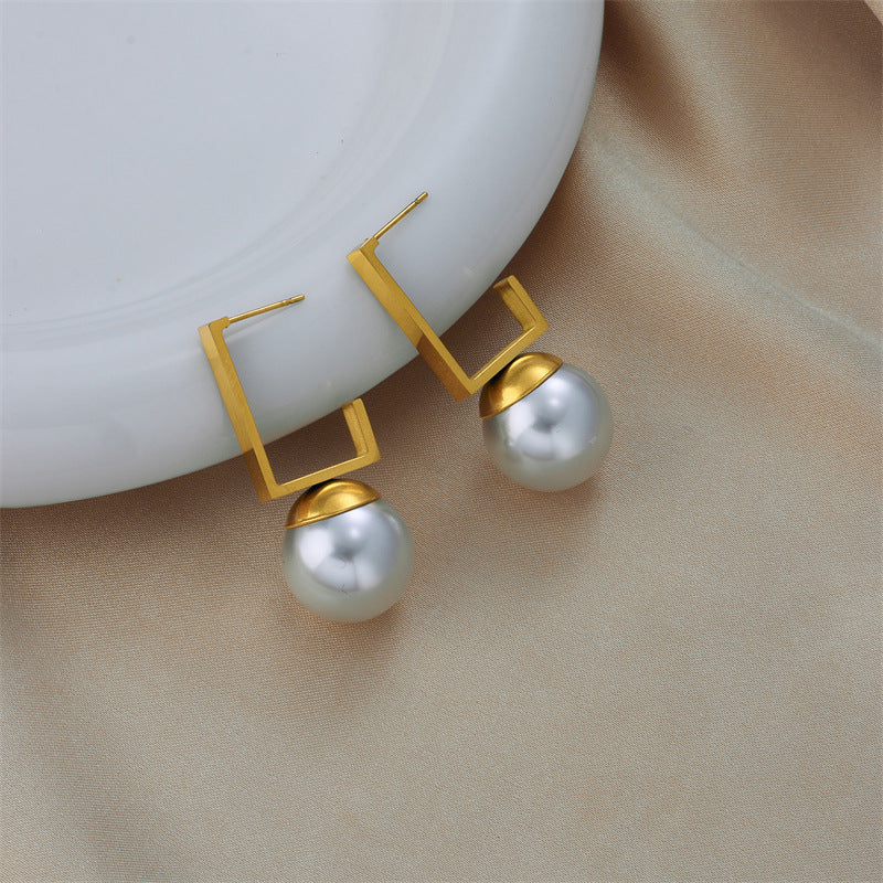 Orecchini a Perno Minimalisti Geometrici con Perle in Acciaio al Titanio con Finitura Placcata da Donna
