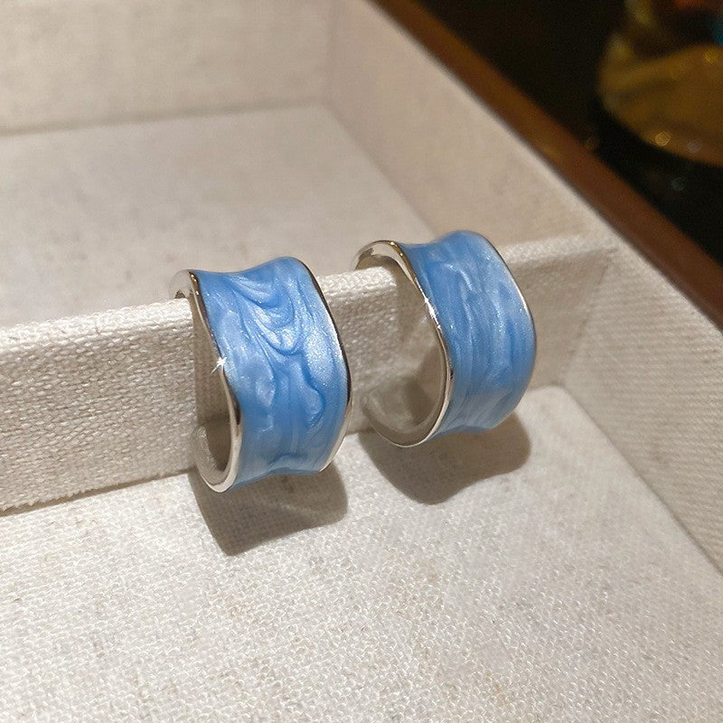 Orecchini floreali delicati con perni in argento, borchie in rame elettrolitico con nappe fluenti, estetica fresca e dolce per donna