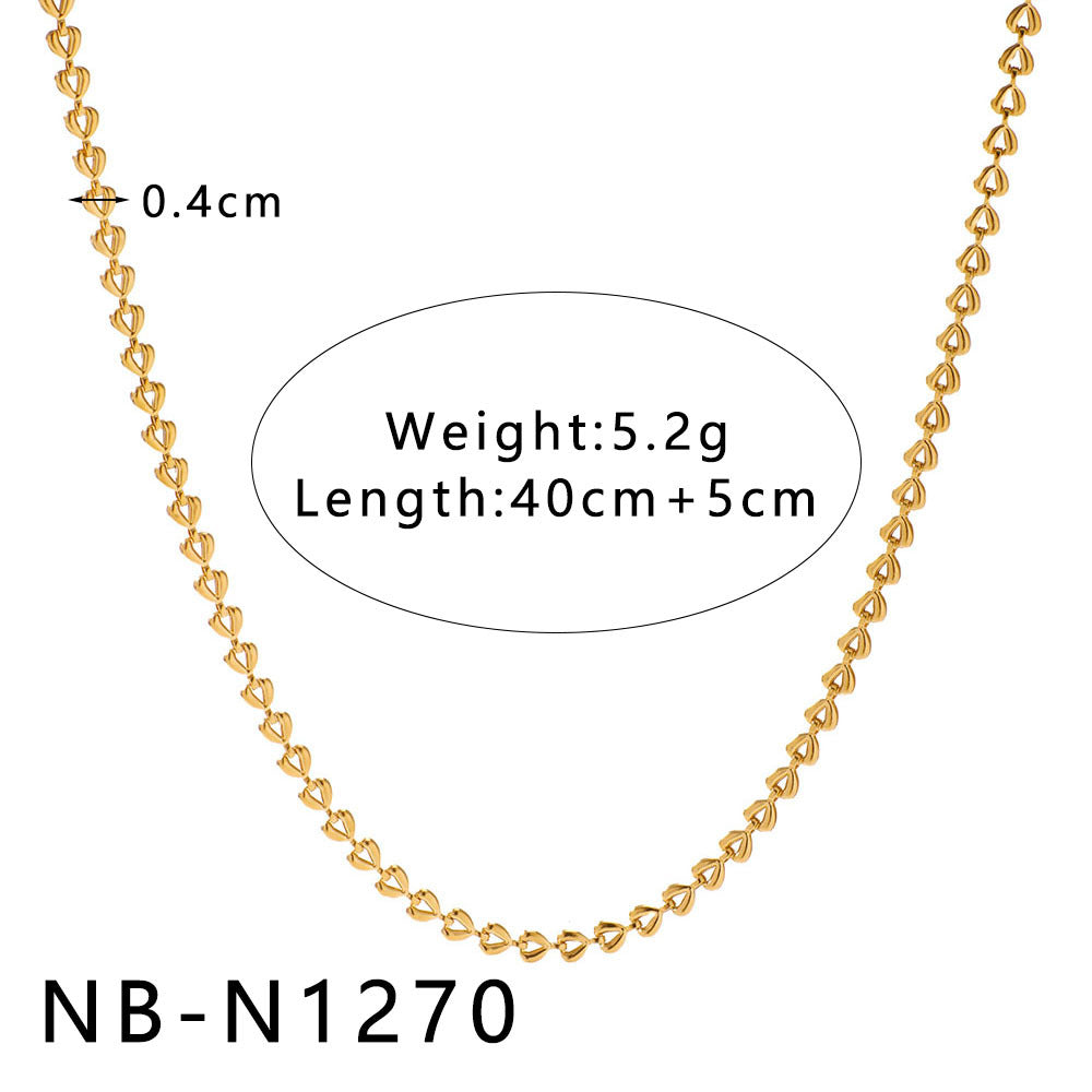 Collana con pendente geometrico minimalista da donna con design a intaglio, catena in acciaio inossidabile e finitura placcata sottovuoto in oro 18 carati