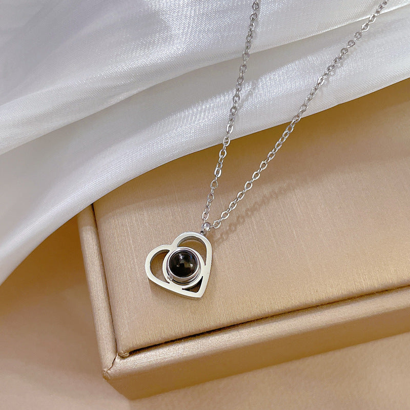 Minimalist Heart-Shaped Titanium Steel Necklace with Gold Plating for Women and Men, Pendant Projection Design, Fashionable Clavicle Chain