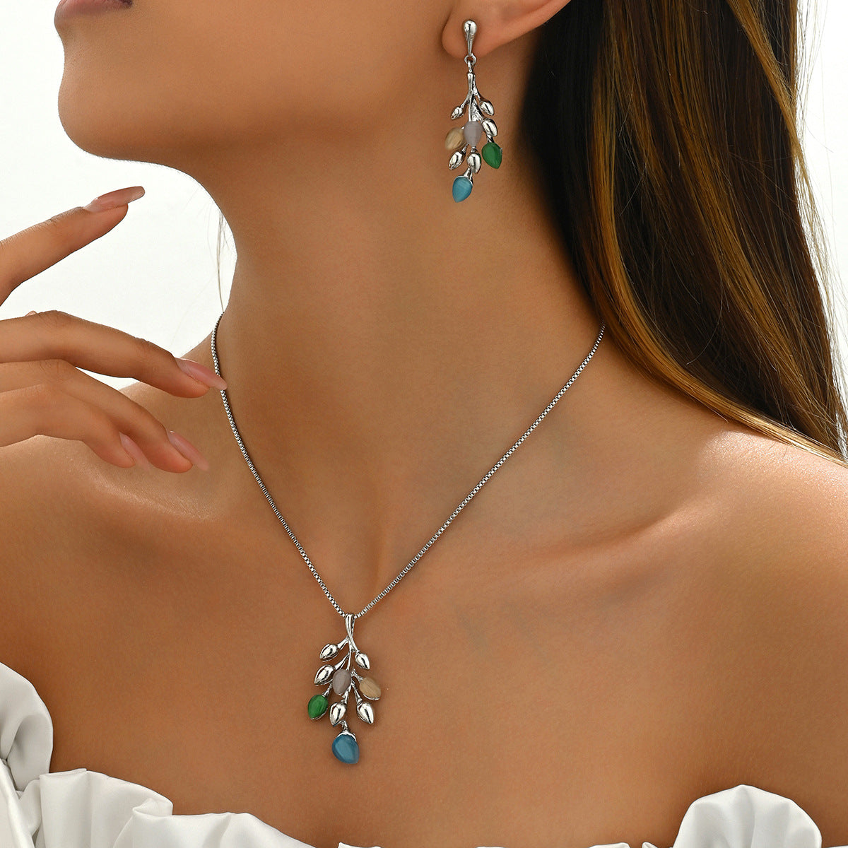 Juego de collar con colgante de espiga de trigo floral rústico dulce con incrustaciones de diamantes de imitación en cobre para mujer