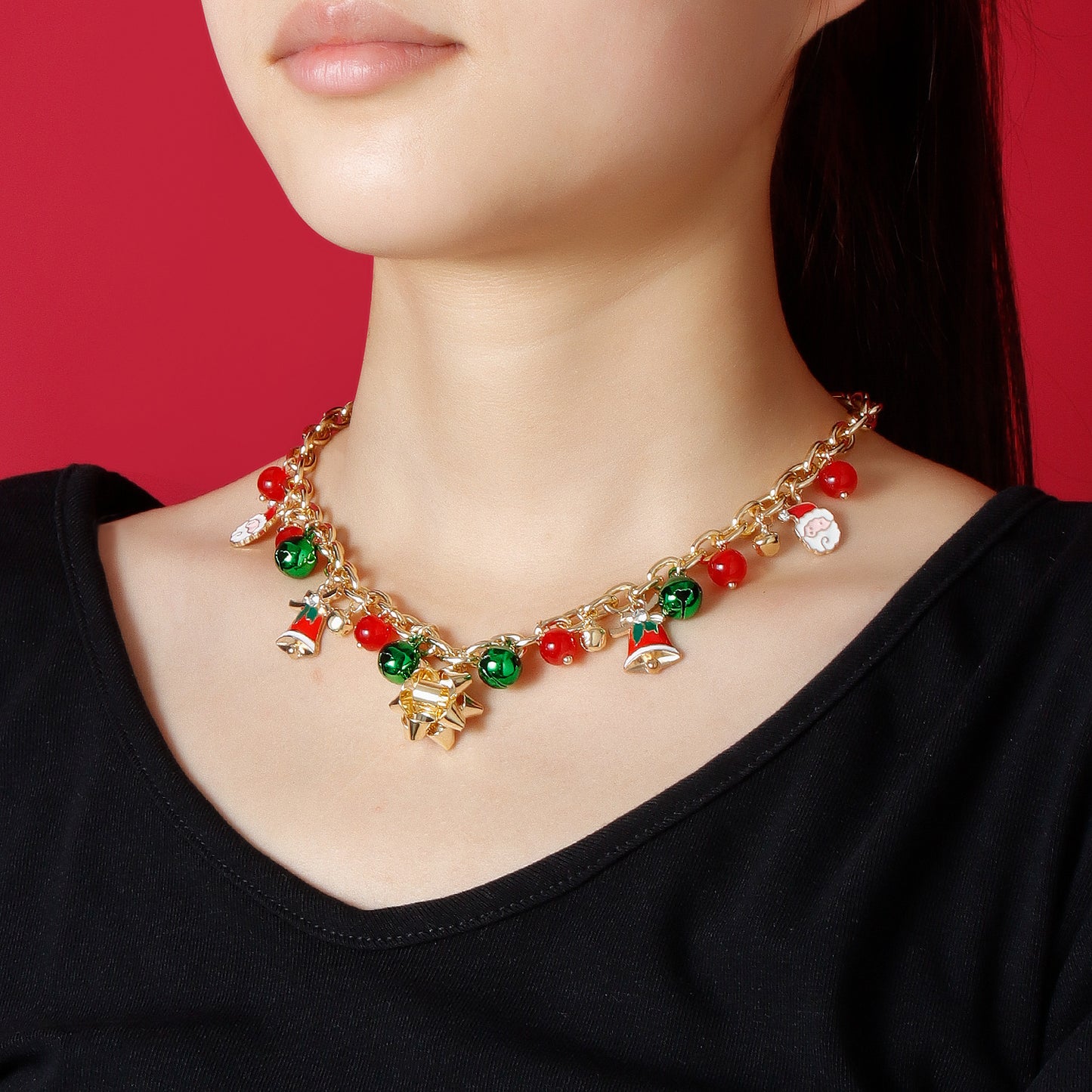 Collar con colgante floral navideño minimalista para mujer, con construcción de aleación, acabado chapado y detalles de campanas 3D multicolor