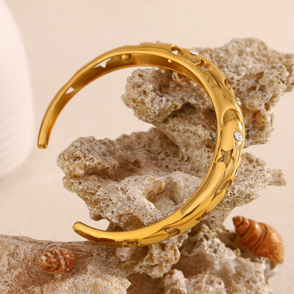 Bracciale Da Donna Placcato Oro 18K In Acciaio Inossidabile Con Strass E Design A Stella E Luna Traforati, Ispirato Al Vintage
