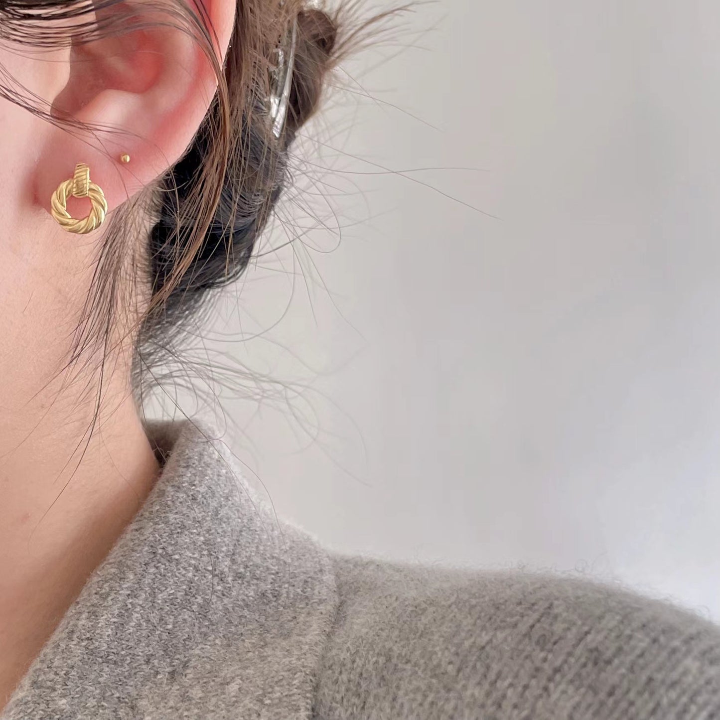 Minimalist Geometric Star-Shaped S925 Sterling Silver Hoop Earrings with Double-Ring Design