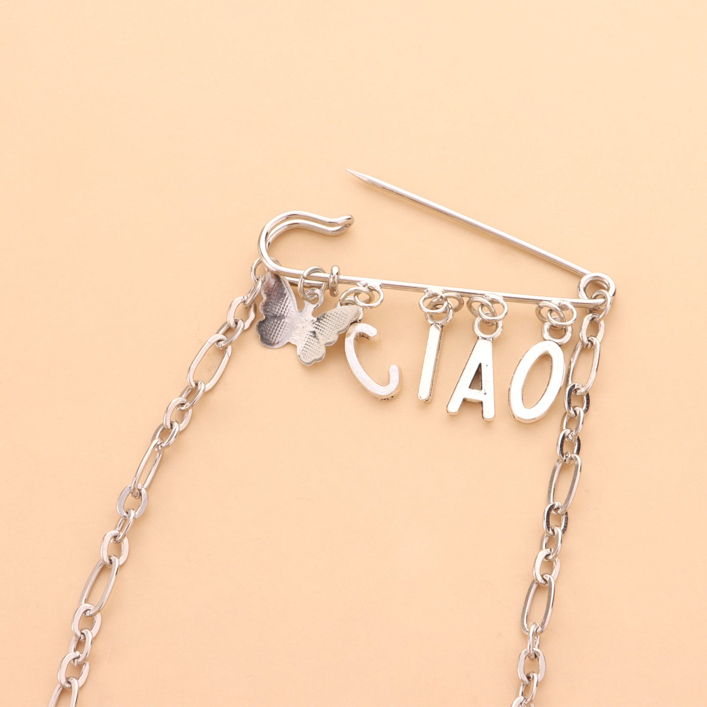 Broche de aleación en forma de mariposa de moda con diseño de letras 'Ciao' para mujer, pin decorativo electrochapado