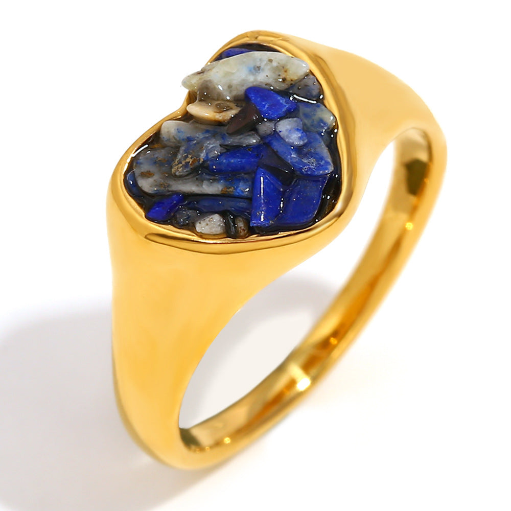Anello da donna a forma di cuore in acciaio inossidabile ispirato al vintage con placcatura in oro 18 carati e strass in giada bianca