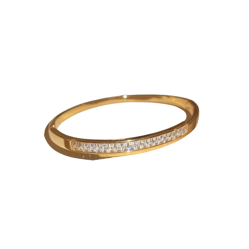 Pulsera tipo brazalete de aleación de cobre bañada en oro de lujo con incrustaciones de diamantes de imitación para mujer