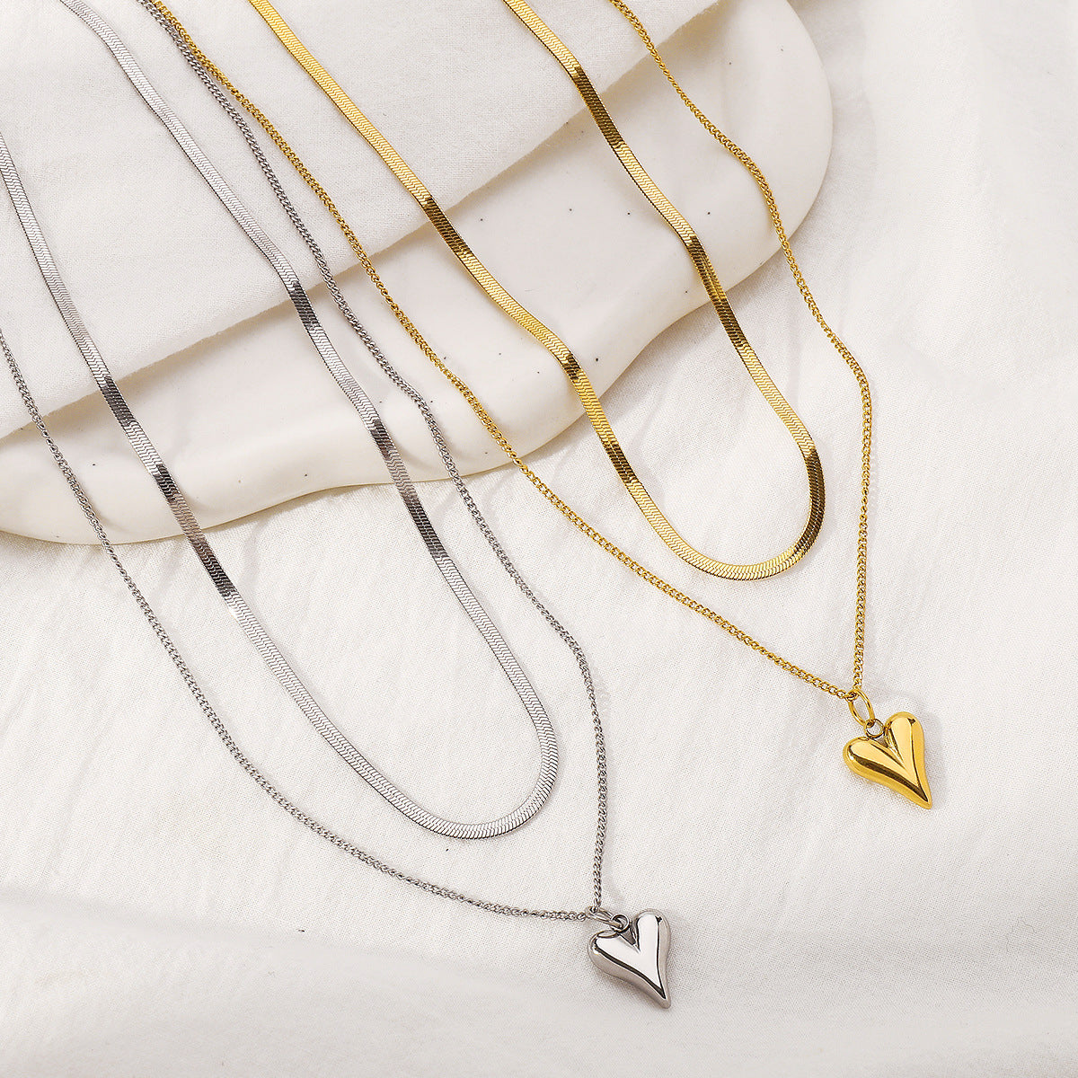 Collar de acero inoxidable con colgante en forma de corazón, dulce y atrevido, con acabado chapado para mujer, cadena de serpiente de doble capa