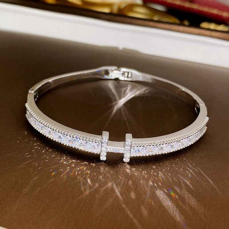 Vintage Luxury Floral Rhinestone Inlay Plated Brass Bracelet for Women
