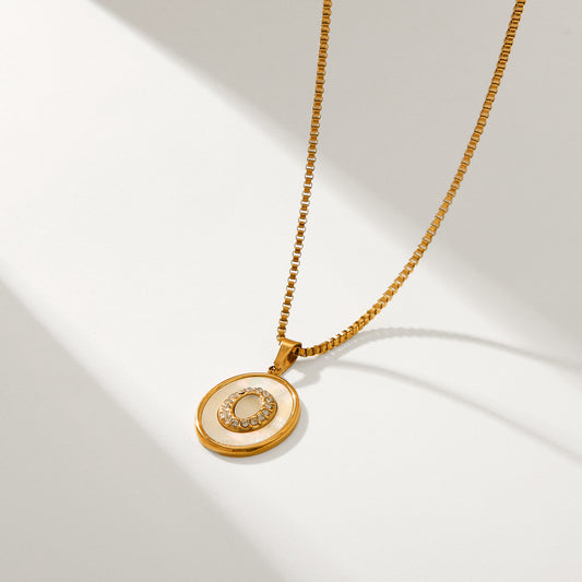 Collana Trendy con Motivo Geometrico Placcata Oro 18K in Acciaio Inossidabile con Intarsi in Madreperla Bianca, Catena a Scatola