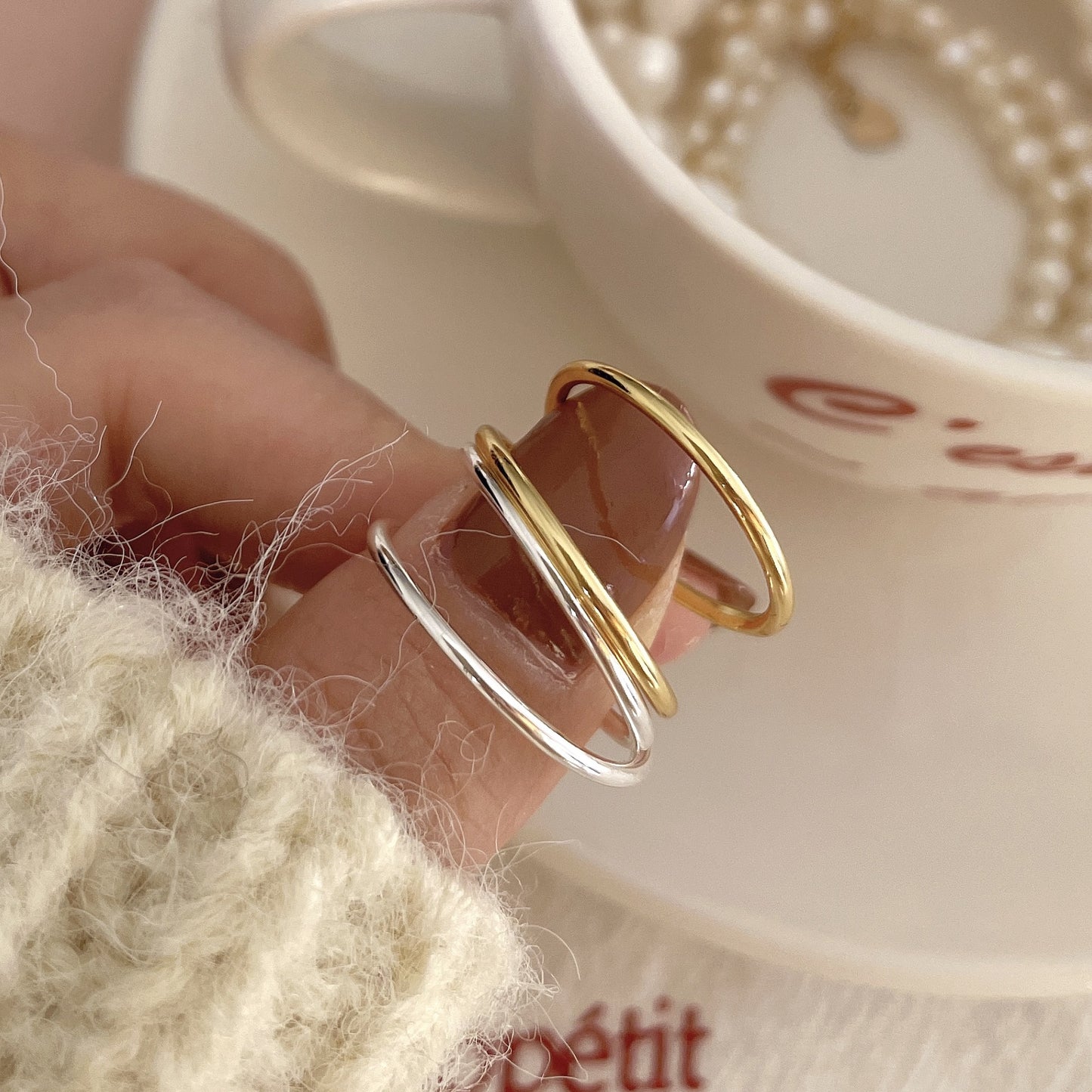Anello Minimalista in Argento da Donna con Design a Linee Geometriche in Argento Sterling 925
