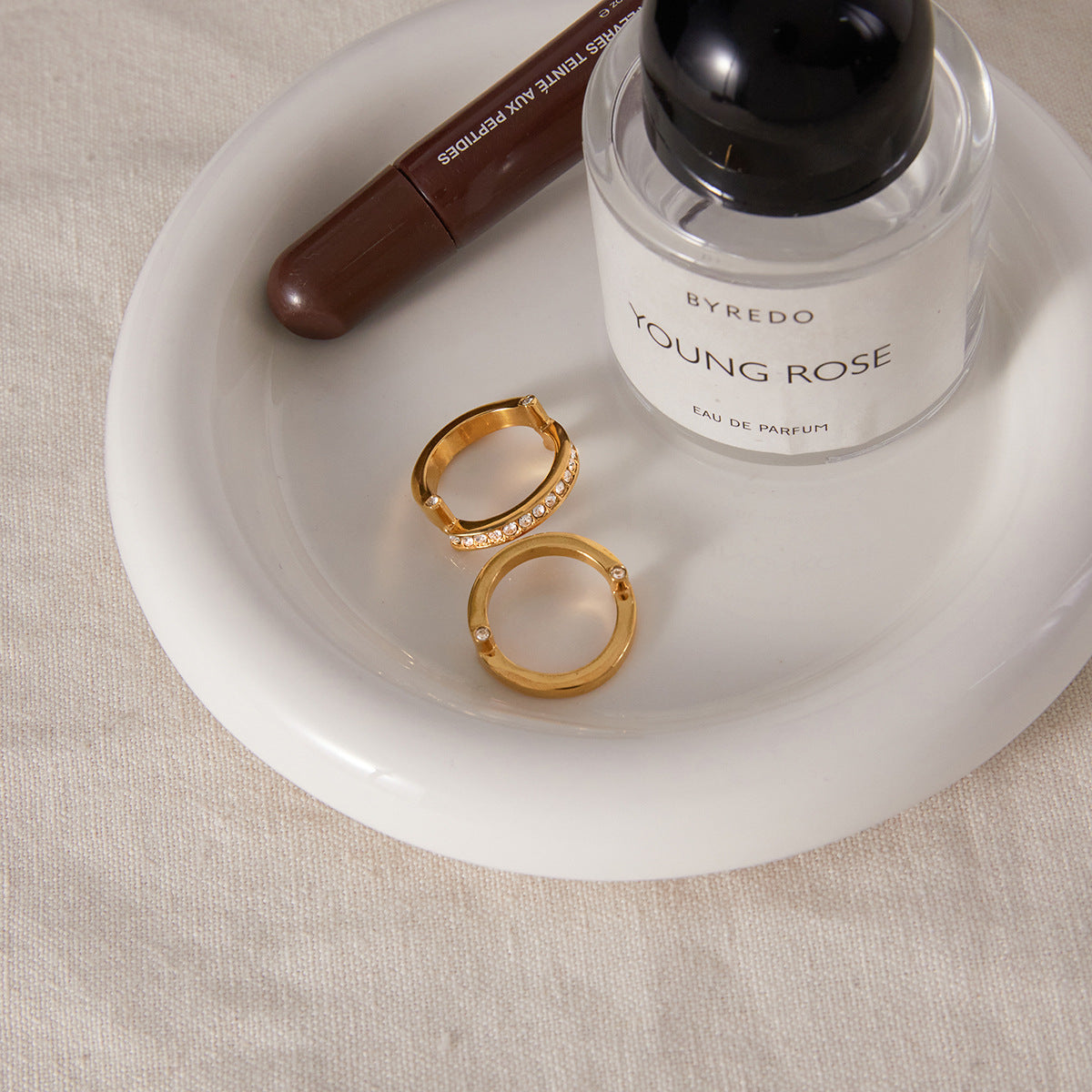 Minimalist Elegant 18K Gold Plated Stainless Steel Geometric Ring with Rhinestone Inlay for Women