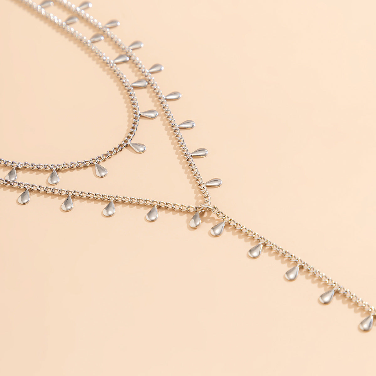 Minimalist Drip-Shaped Pendant with Layered Chain Necklace for Women, Electroplated Metal, Tassel Accents