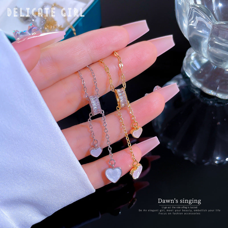 Exotic Style Stainless Steel Lip Chain Necklace with Titanium Steel Heart Shell Pendant and Rhinestone Inlay