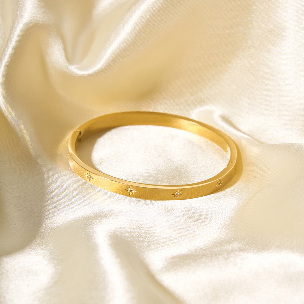 Minimalist Geometric Stainless Steel Bracelet for Women with 18K Gold Plating, Hypoallergenic and Fade-Resistant