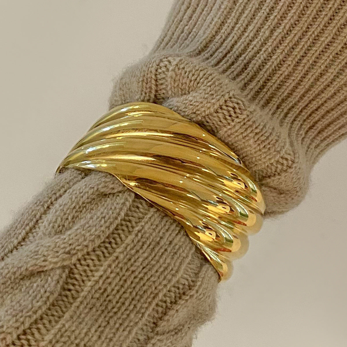 Minimalist Irregular Shape Stainless Steel Plated Bracelet with 18K Gold Finish for Women