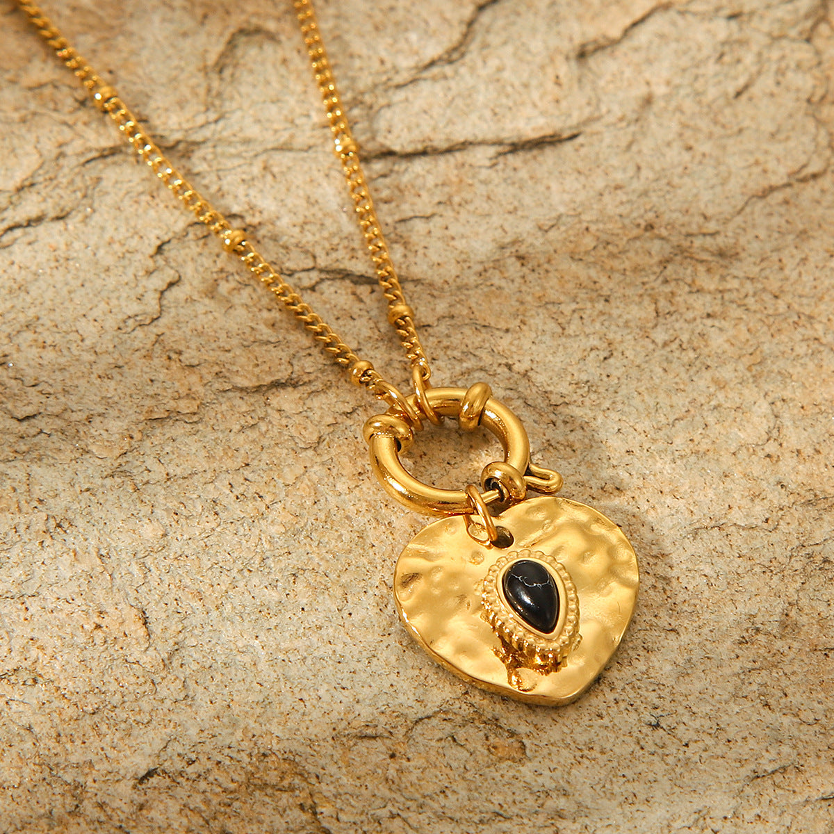 Vintage French Court Style Heart-Shaped Titanium Steel Plated Necklace for Women with O-Chain and Geometric Accent