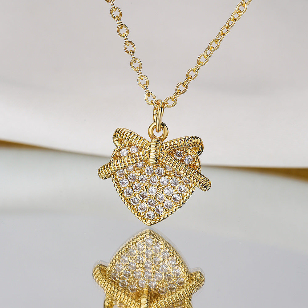 Elegant French-Style Heart-Shaped Zircon and Pearl Pendant Necklace for Women in Copper with Minimalist Design