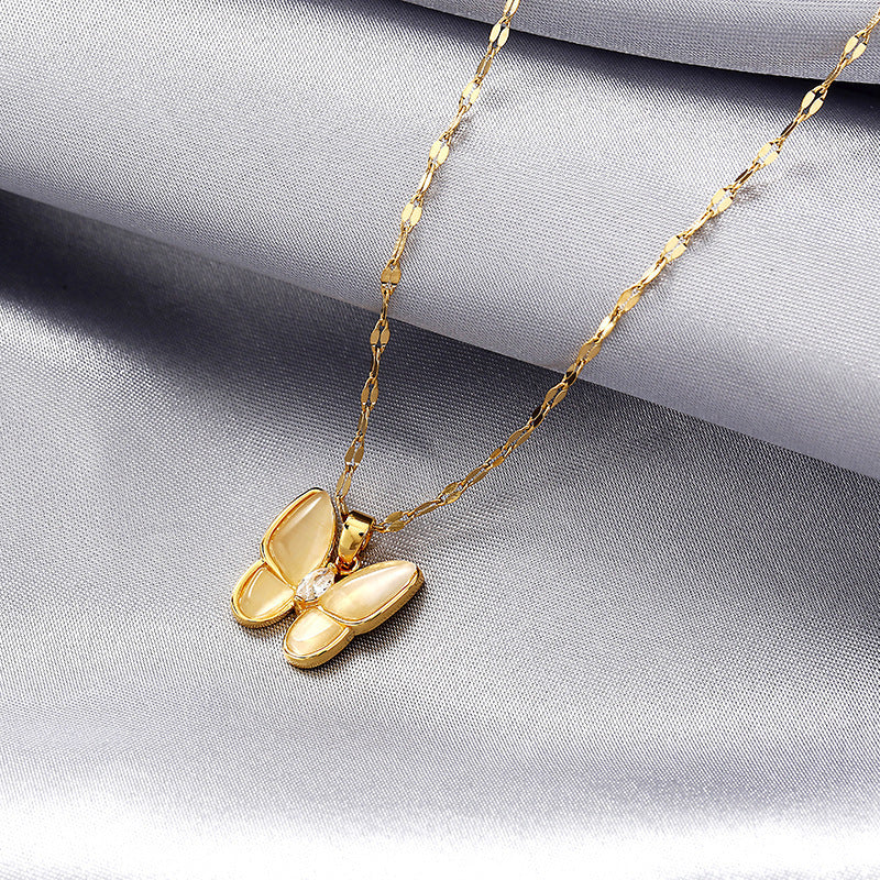 Collana Minimalista con Ciondolo a Farfalla in Acciaio al Titanio con Finitura Placcata da Donna