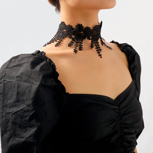 Gothic Minimalist Lace and Iron Choker Necklace for Women with Geometric Design and Delicate Line Pattern