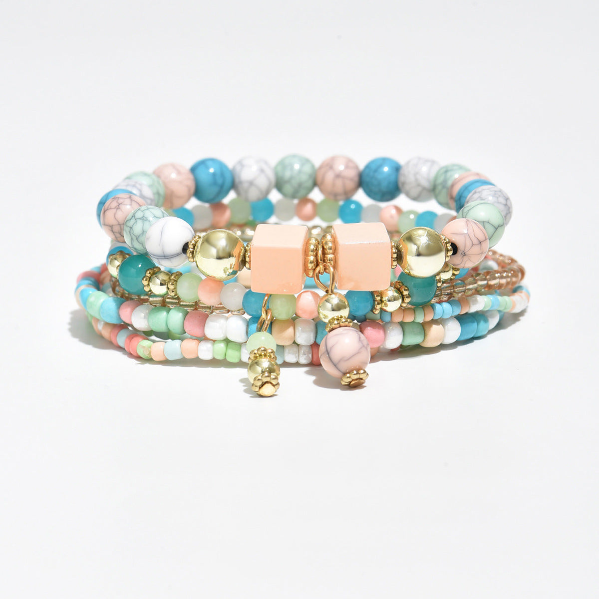 Pulsera de mujer estilo bohemio de múltiples capas con cuentas coloridas tejidas de acrílico en formas geométricas para uso casual a la moda