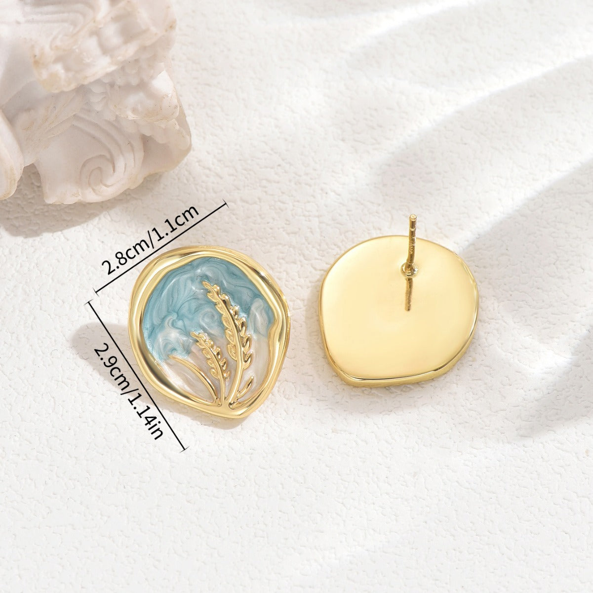 Aretes Dulces y Frescos de Diseño Floral de Lavanda para Mujer con Acabado de Esmalte en Base de Cobre y Postes de Acero Inoxidable